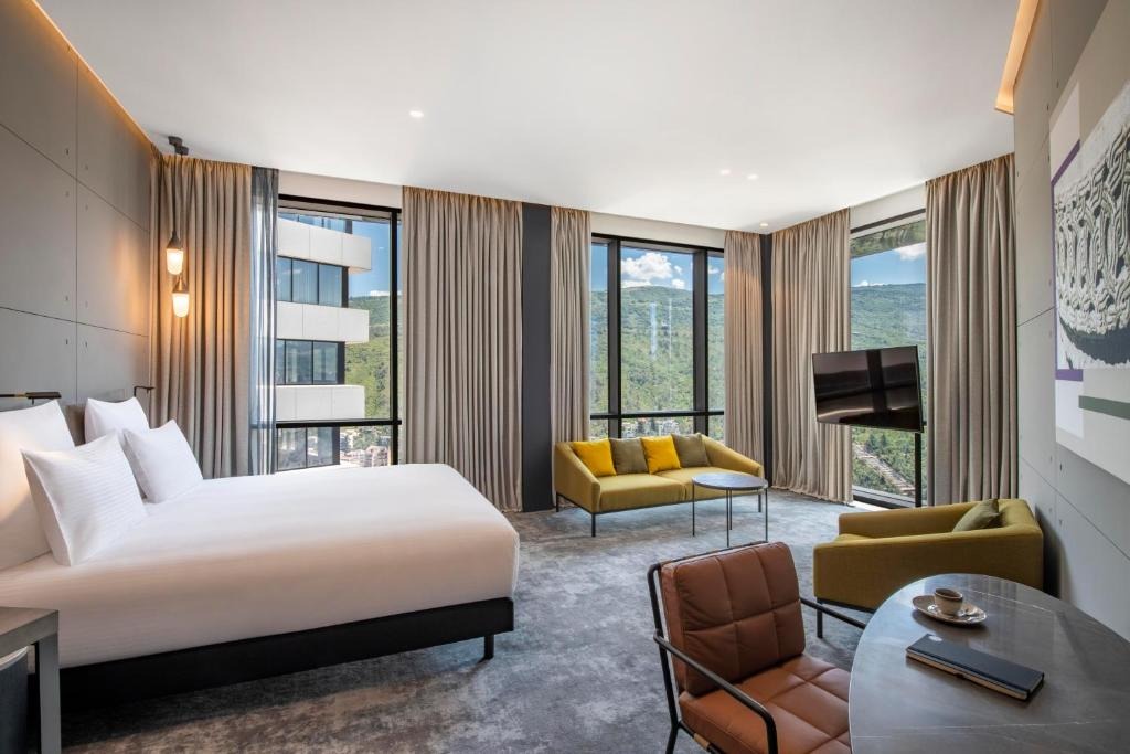 هتل پولمن تفلیس